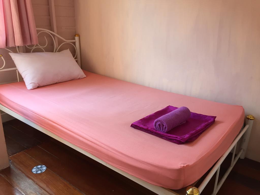 Ricos Honey Place Guesthouse Bangkok Eksteriør bilde