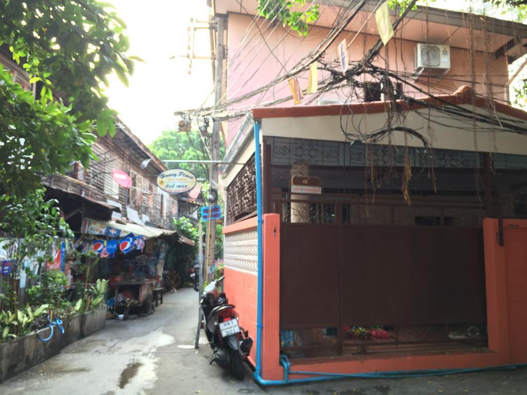 Ricos Honey Place Guesthouse Bangkok Eksteriør bilde