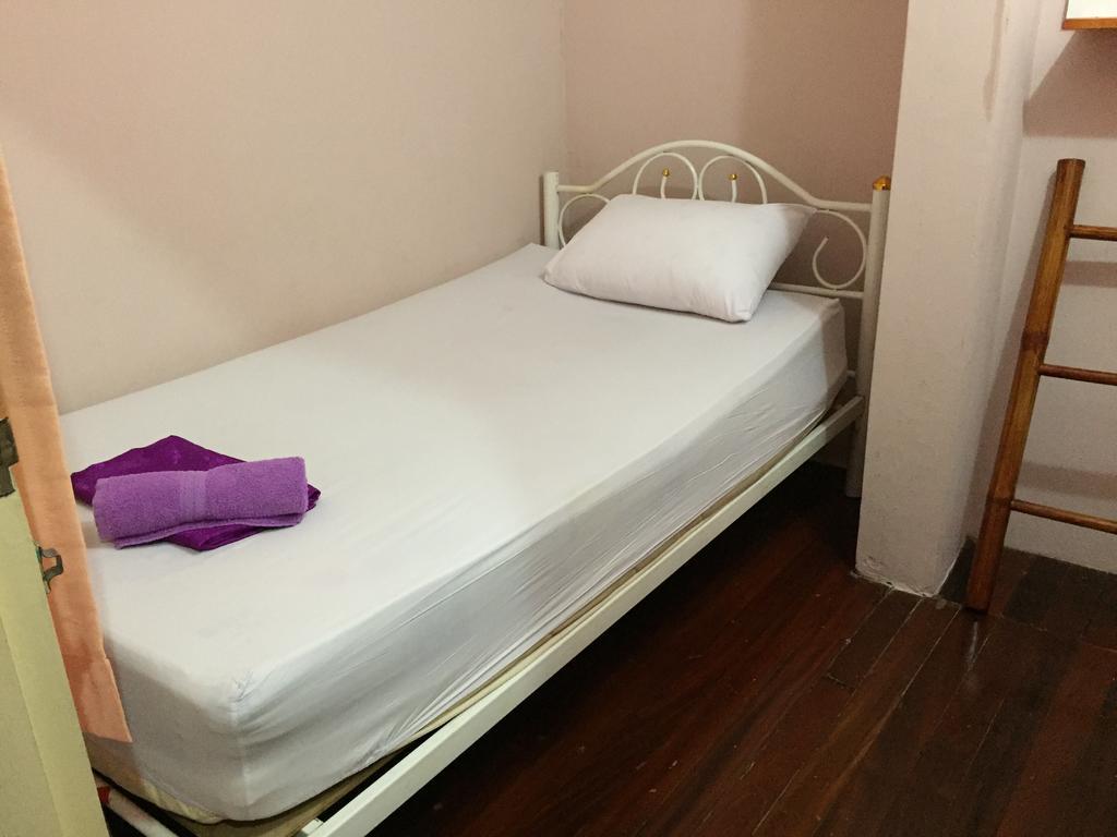 Ricos Honey Place Guesthouse Bangkok Eksteriør bilde