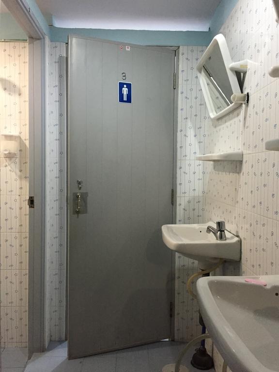 Ricos Honey Place Guesthouse Bangkok Eksteriør bilde