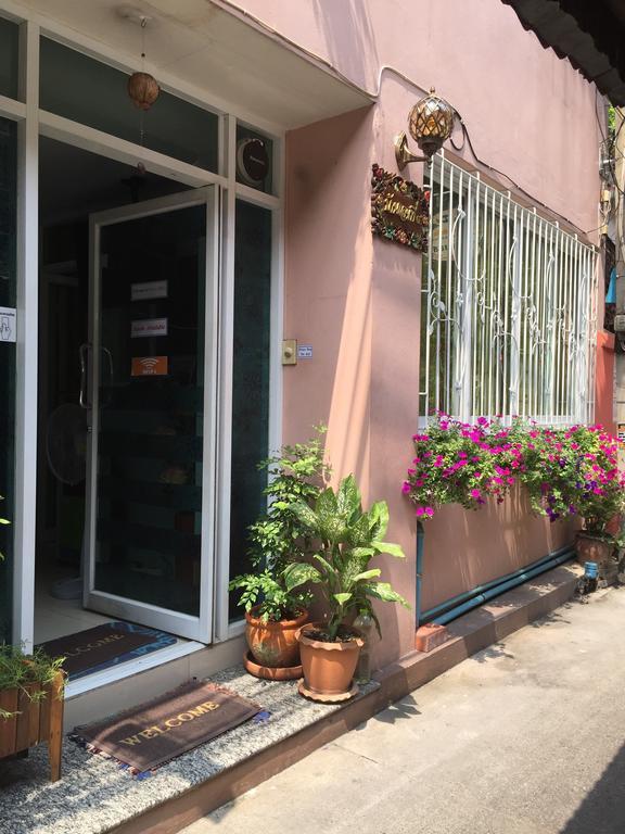 Ricos Honey Place Guesthouse Bangkok Eksteriør bilde