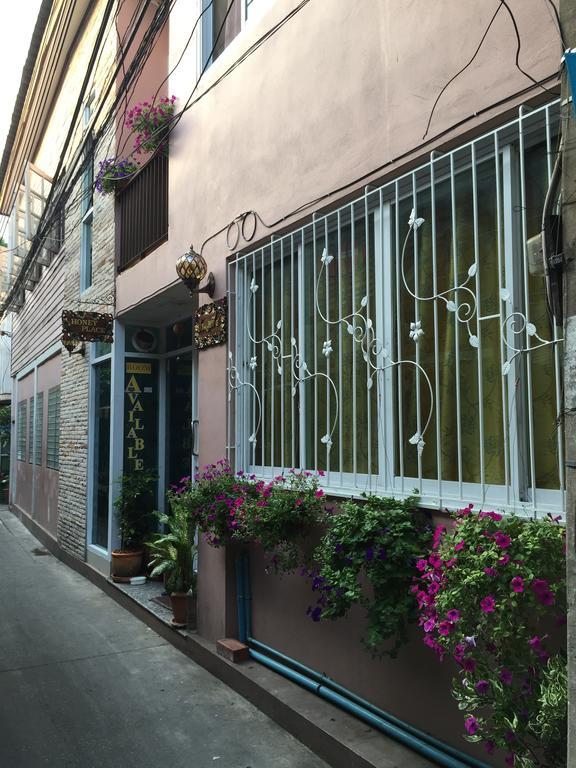 Ricos Honey Place Guesthouse Bangkok Eksteriør bilde