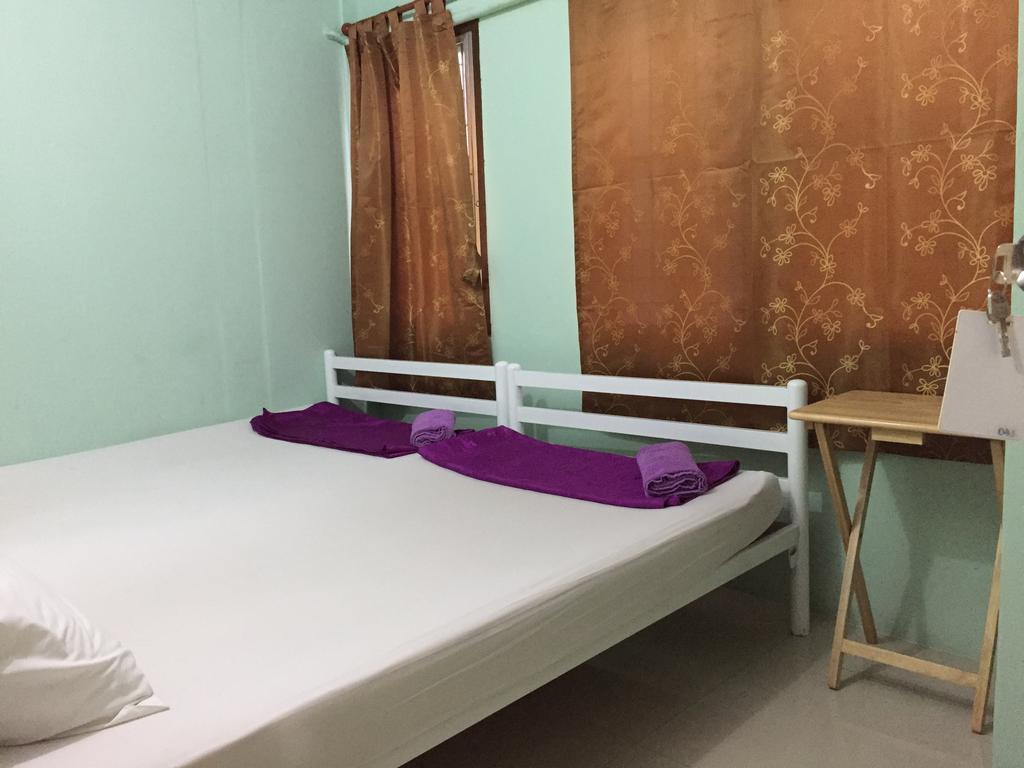 Ricos Honey Place Guesthouse Bangkok Eksteriør bilde
