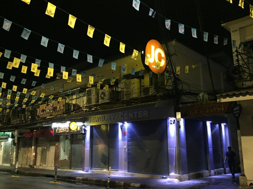 Ricos Honey Place Guesthouse Bangkok Eksteriør bilde